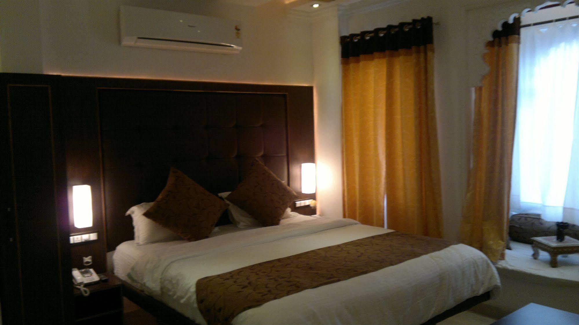 أُودايبور Hotel Mandiram Palace المظهر الخارجي الصورة